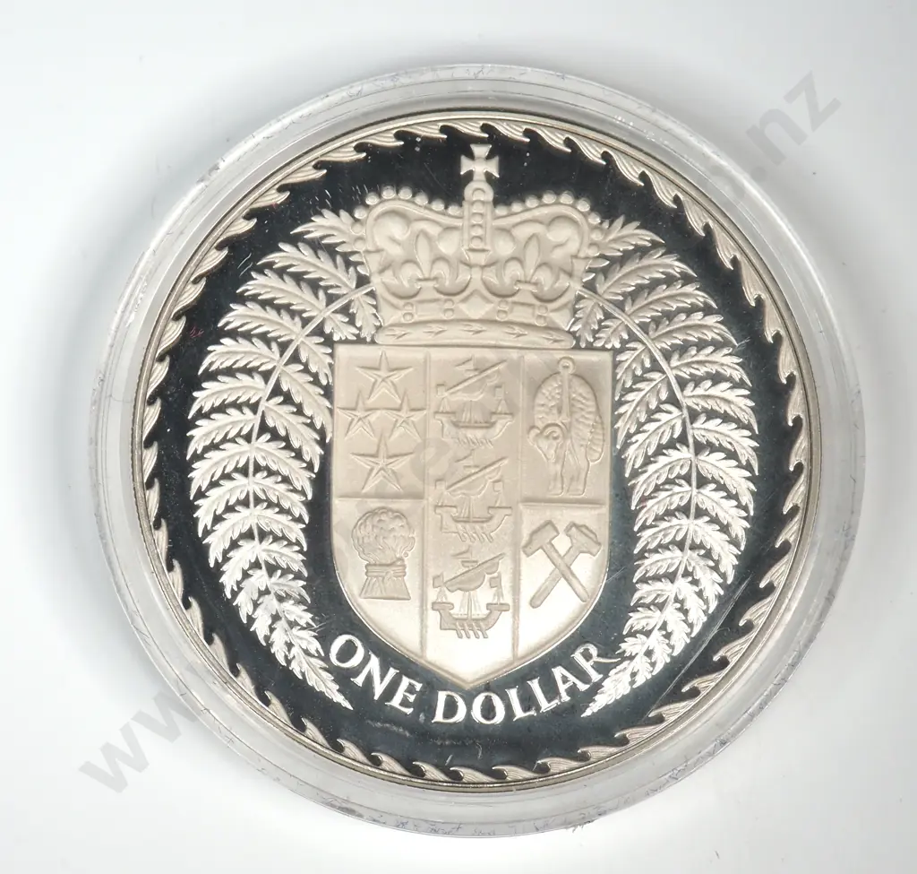 1979 New Zealand Sterling Silver Proof Dollar  Image 1++