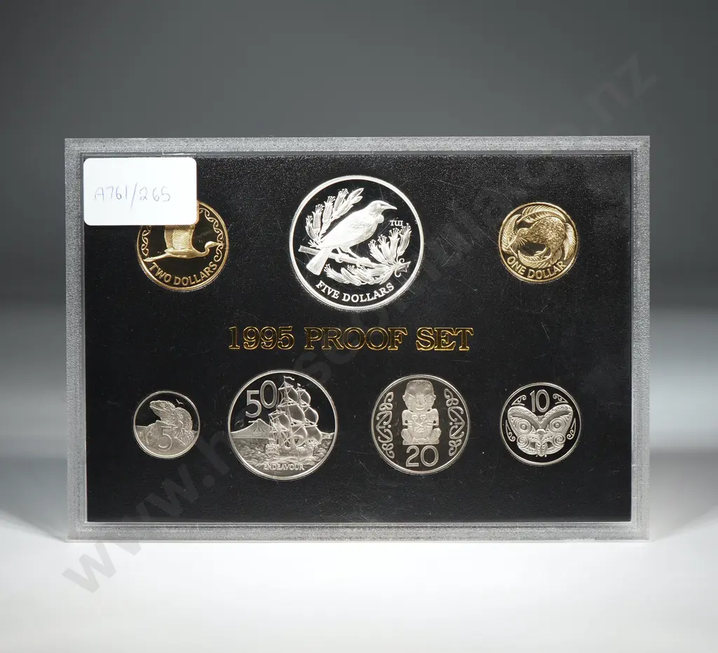 1995 New Zealand Proof Coin Set w Silver Dollar  Image 1++