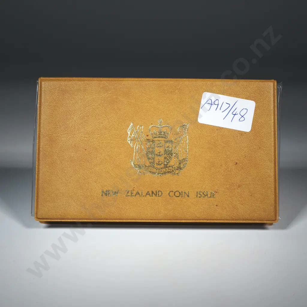 New Zealand Proof Coin Set w Silver One Dollar  Image 1++