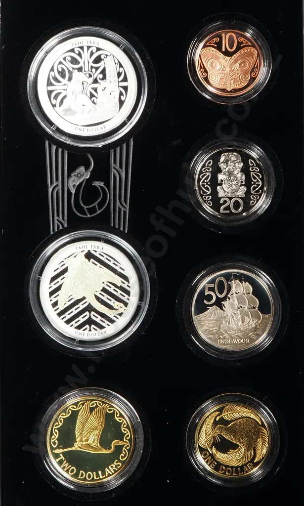 2018 New Zealand Proof Currency Set w Two 1/2 Ounce Proof Silver Coins  Image 1++