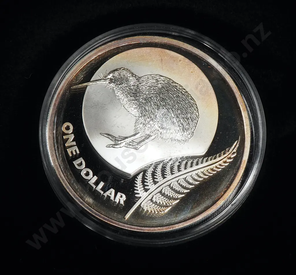2011 Icons of New Zealand Silver Proof Coin NZ Kiwi- One Ounce Silver Image 1++