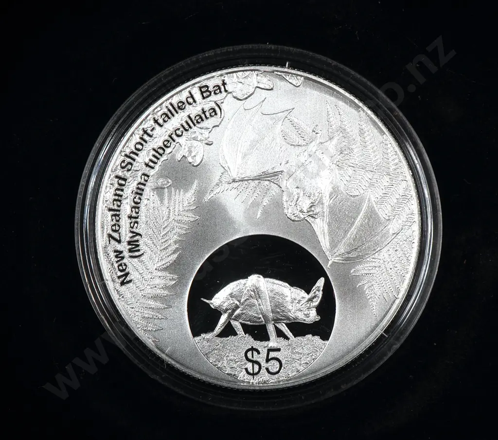 2013 Short Tailed Bat One Ounce Silver Proof Coin  Image 1++