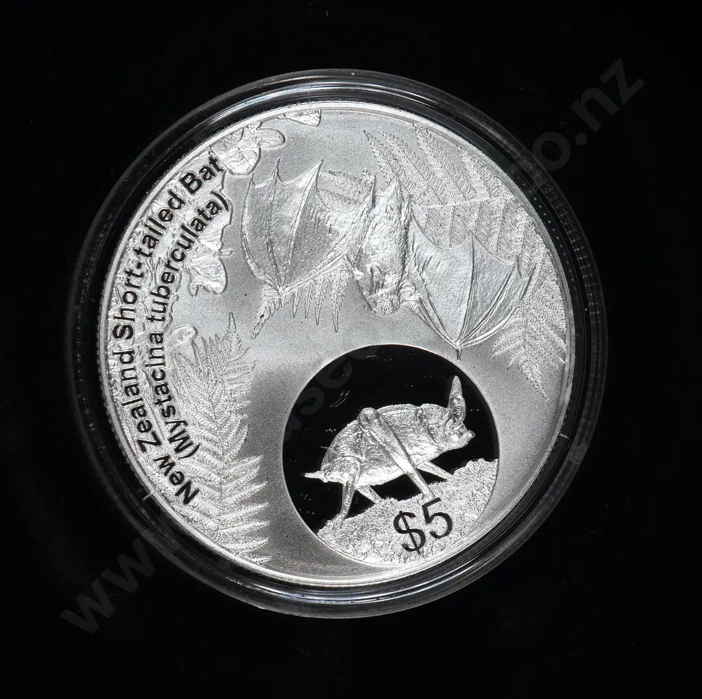2013 Short Tailed Bat One Ounce Silver Proof Coin  Image 1++