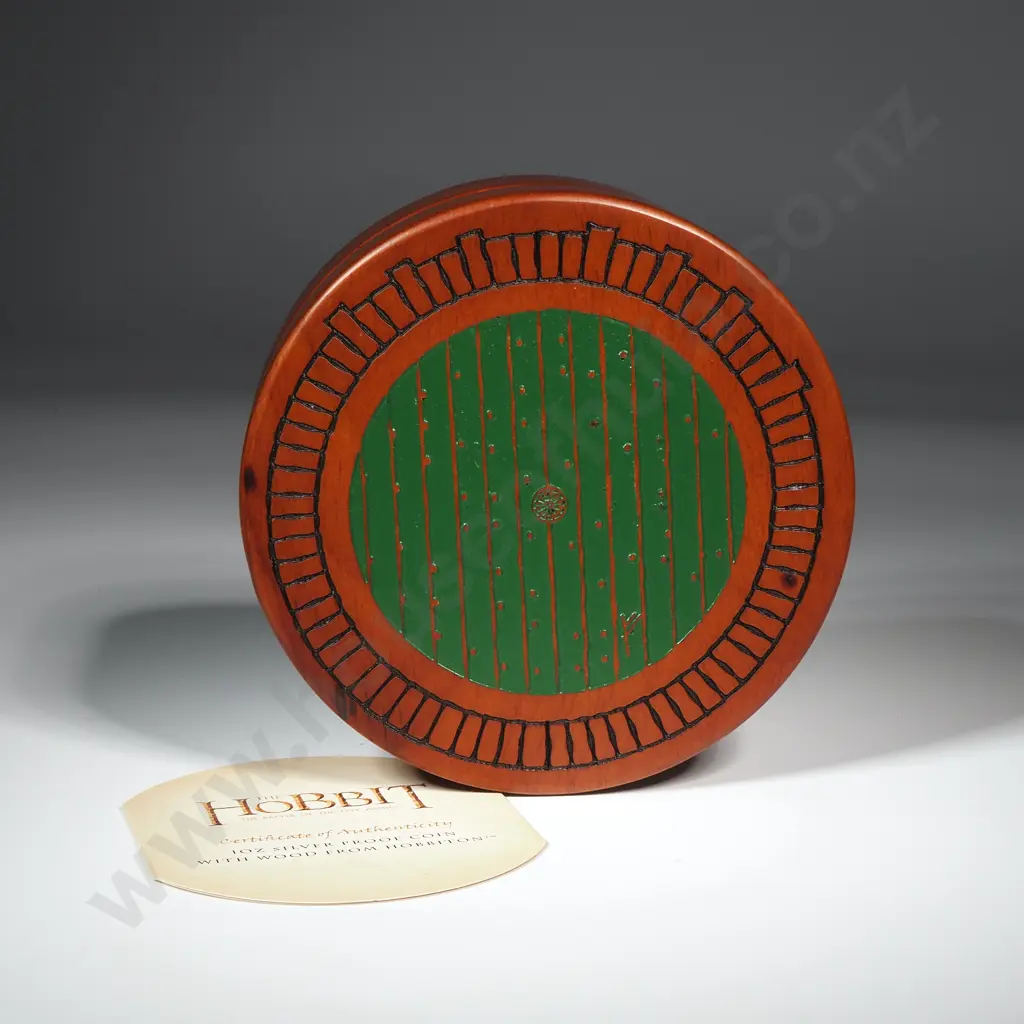 2014 The Hobbit One Ounce Silver Proof Coin w Wood from Hobbiton  Image 1++