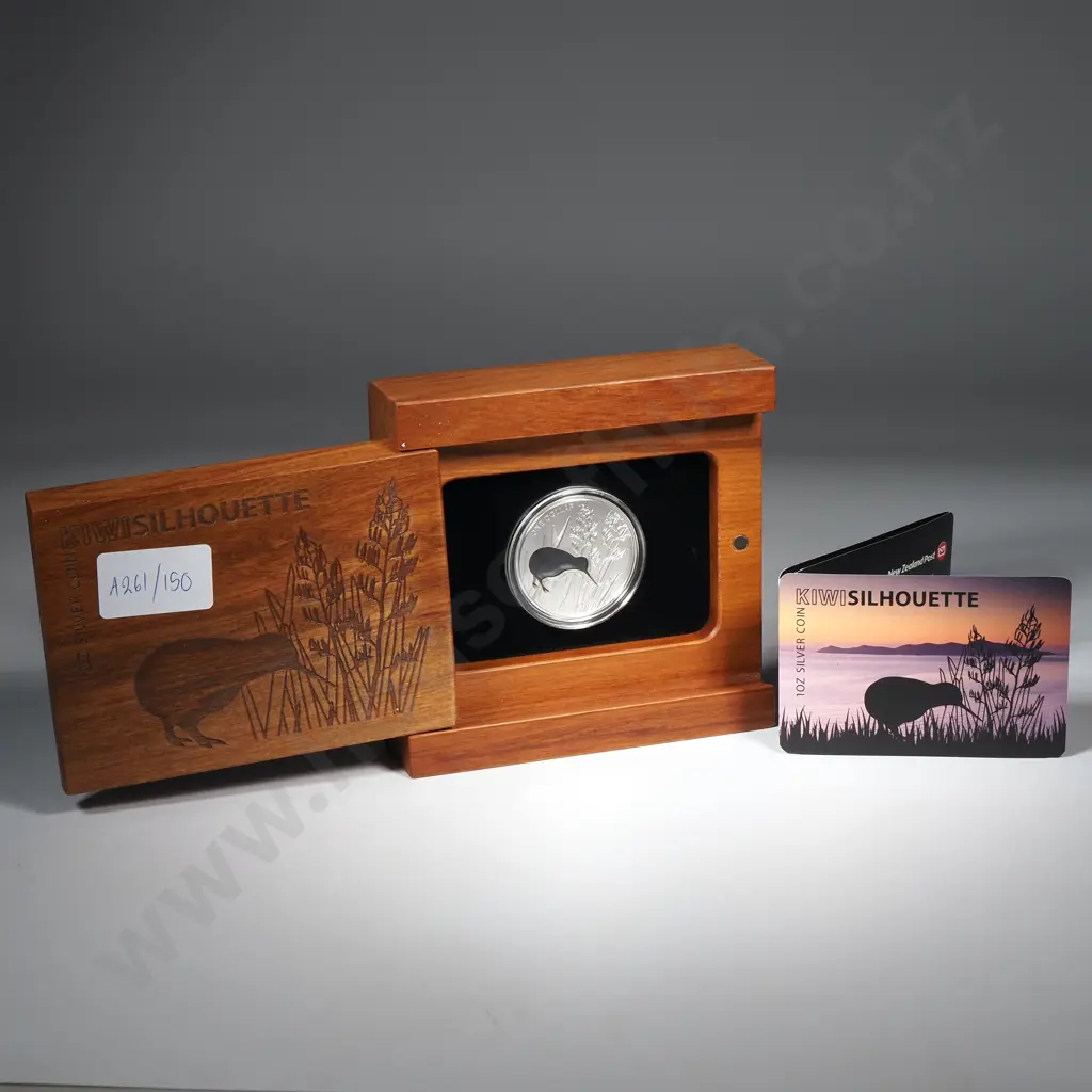 2016 One Ounce Silver Proof Kiwi Silhouette Coin  Image 1++