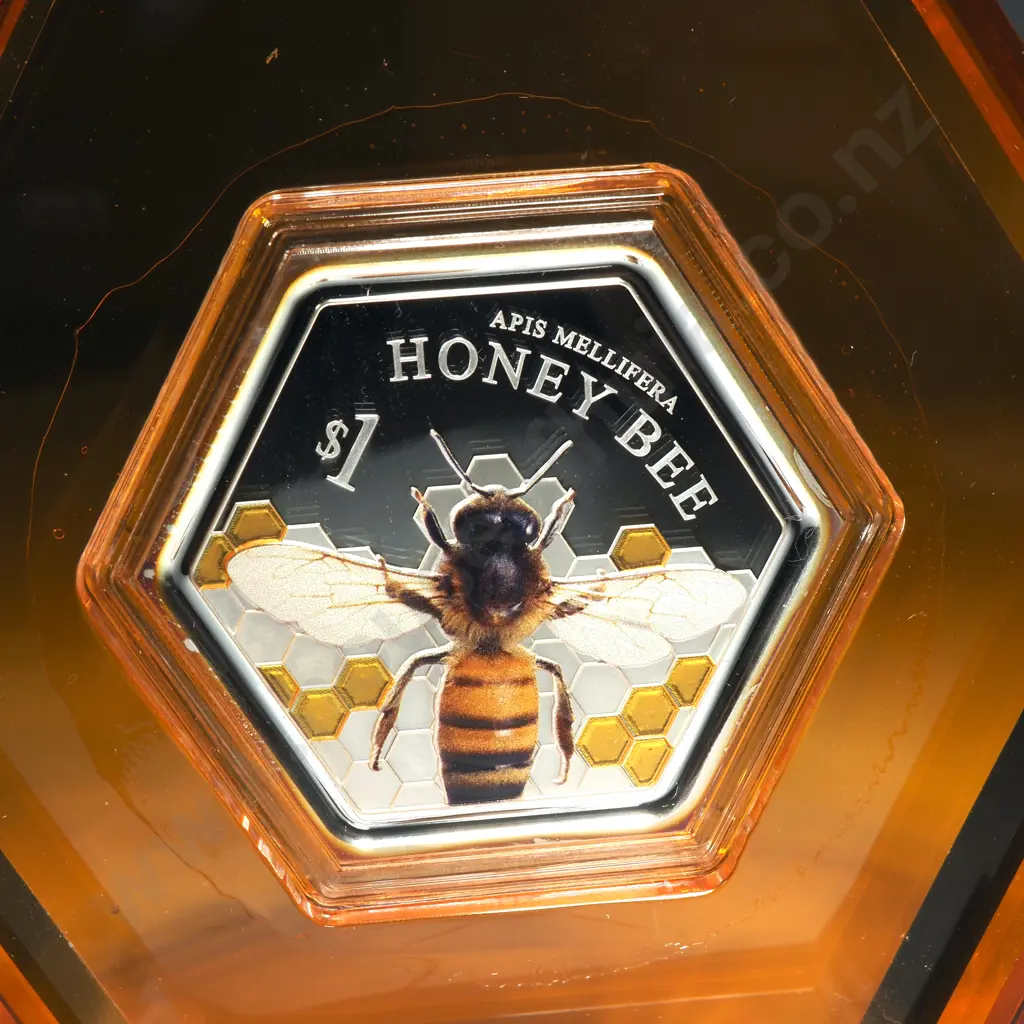 2016 Honey Bee One Ounce Silver Proof Coin  Image 1++