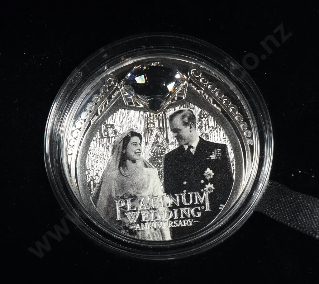 2017 New Zealand Royal Wedding Platinum Anniversary Coin One Ounce Silver  Image 1++