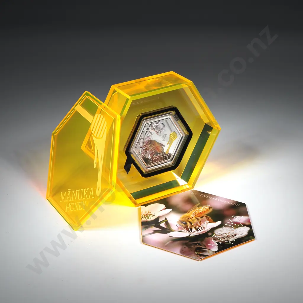 2018 New Zealand Manuka Honey Coin One Ounce Silver Proof Image 1++