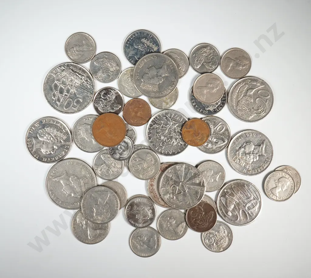 Assorted Lot of Mainly New Zealand Cupro Nickel Coinage  Image 1++
