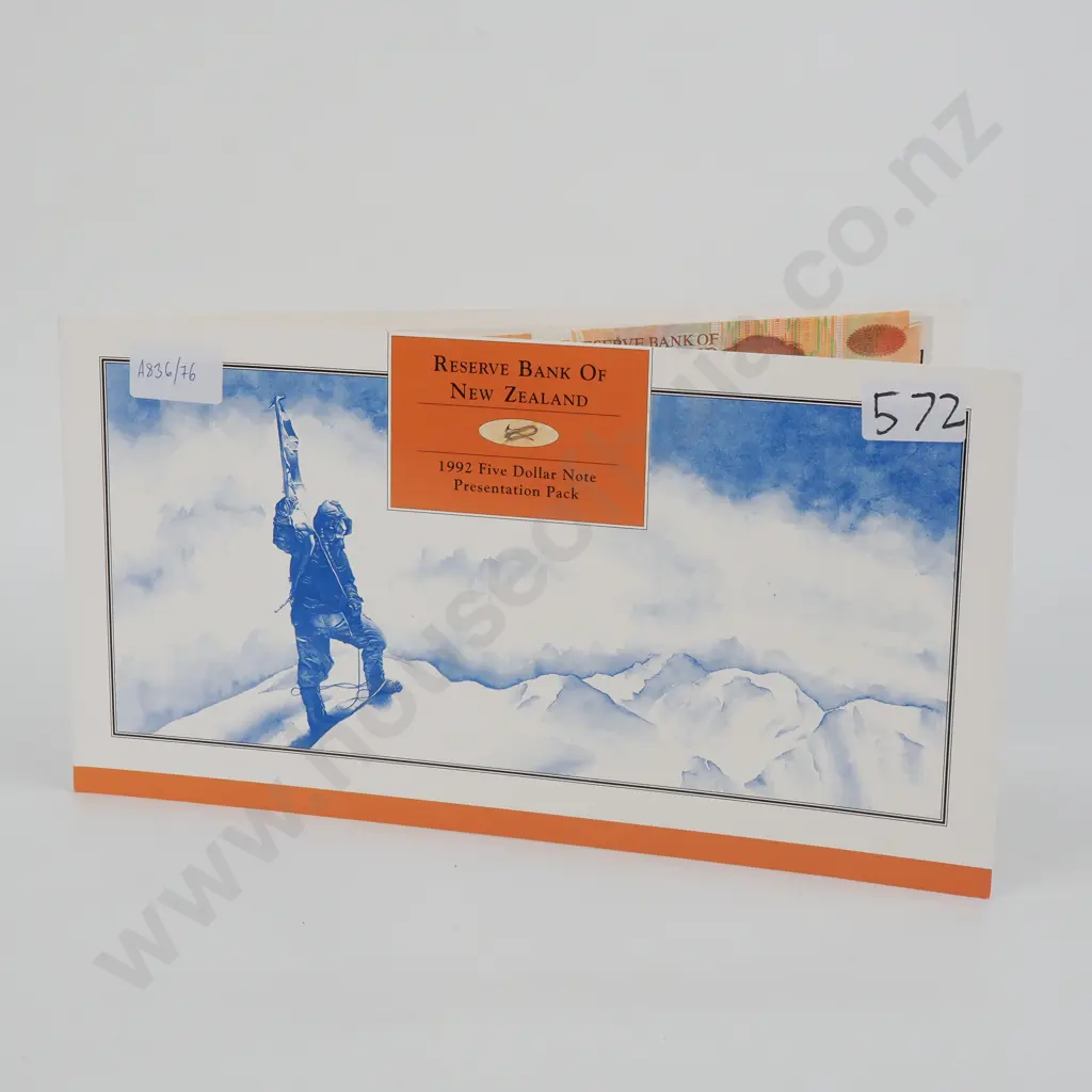 New Zealand Uncut Sheet of Four 1992 Five Dollar Banknotes  Image 1++