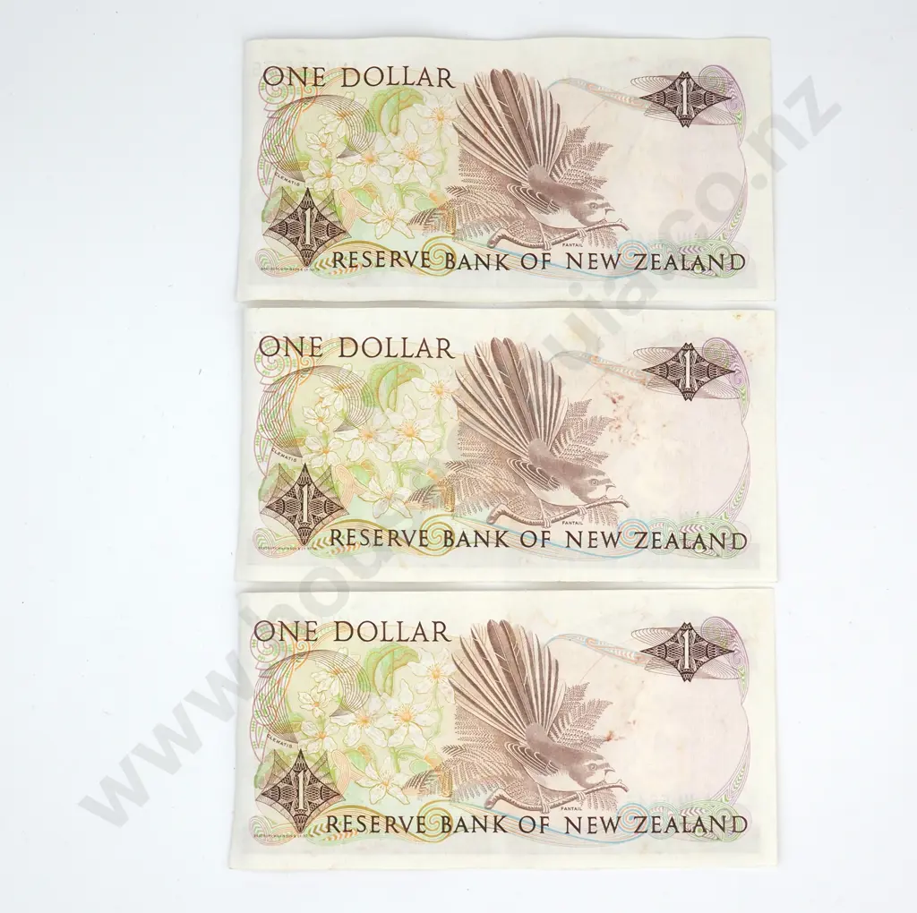 Three Consecutive Brash One Dollar banknotes 0 Image 1++
