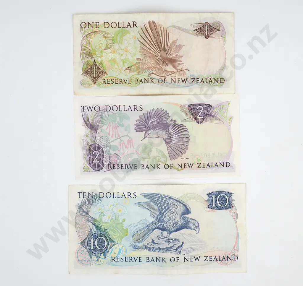 New Zealand Banknotes - Russel 1 / 2 / 10 Dollar Image 1++