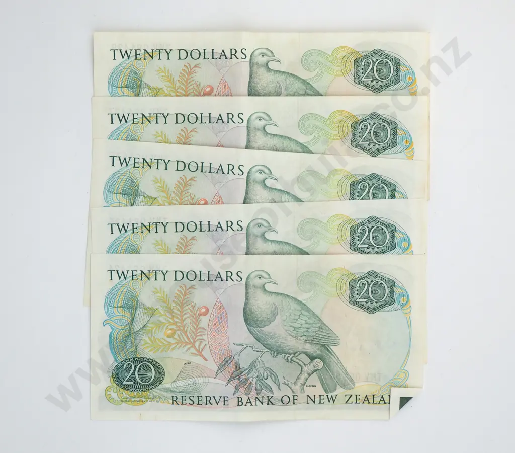 Five Consecutive New Zealand Brash Twenty Dollar Banknotes Image 1++