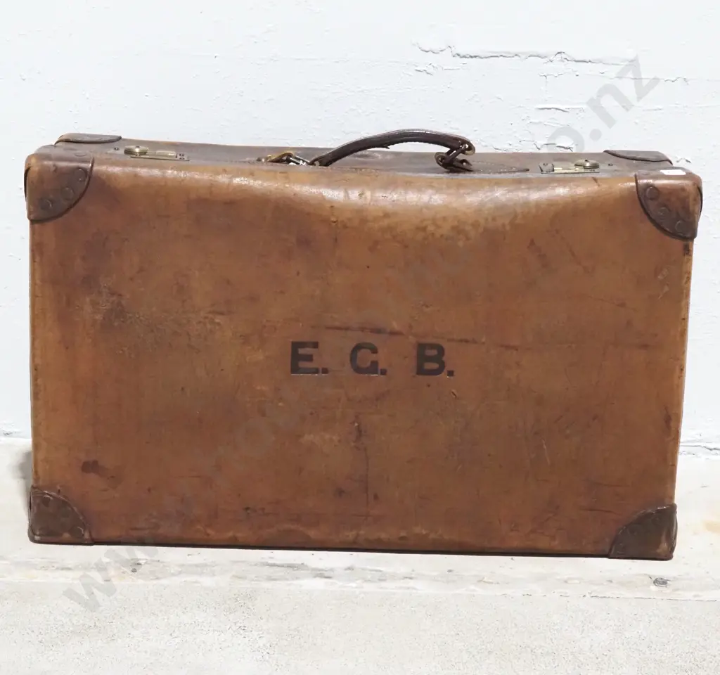 Vintage Quality Leather Suitcase w Brass Locks Image 1++