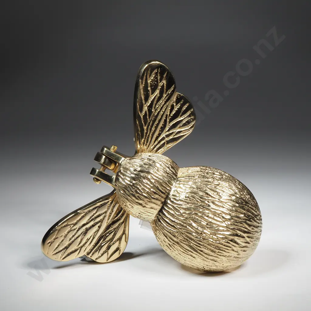 Beautiful Brass Bee-shaped Solid Door Knocker Image 1++