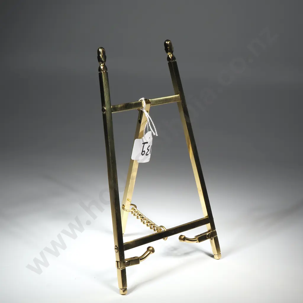 Beautiful Brass Adjustable Easel Image 1++
