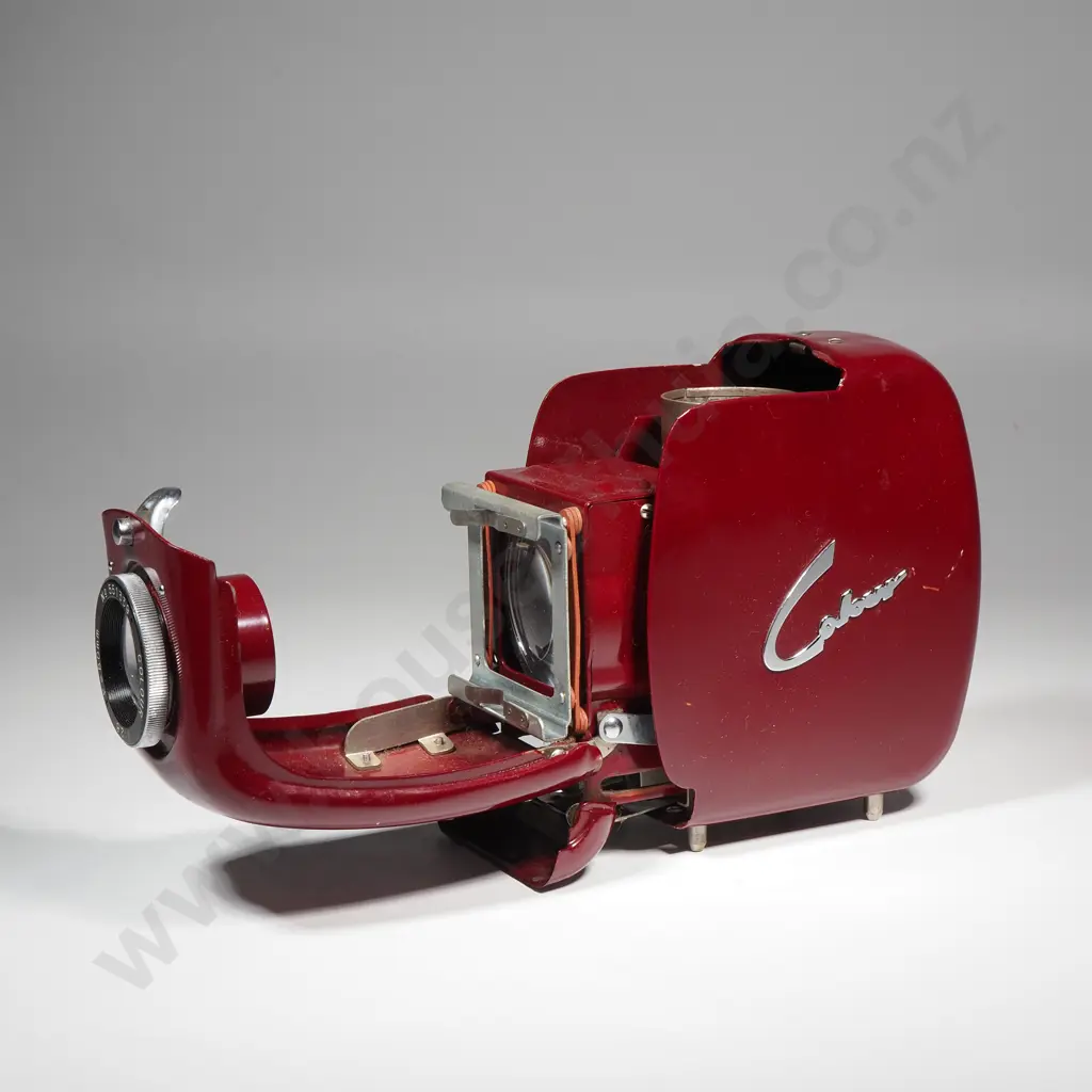 Vintage Colour Slide Projector in Maroon Finish w Carry Bag and power cable Image 1++