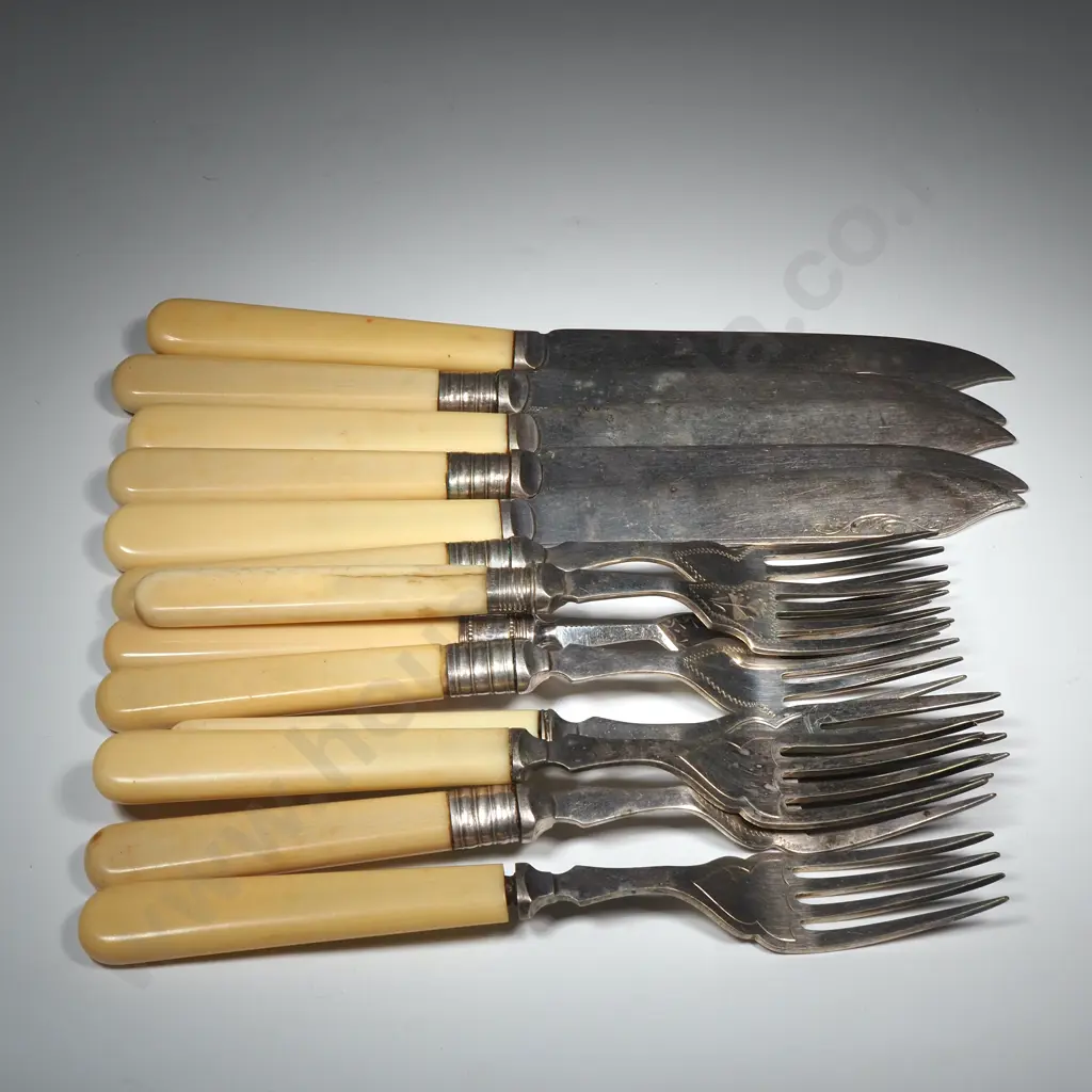 Assorted Lot of Faux Bone Handled S/P Cutlery  Image 1++