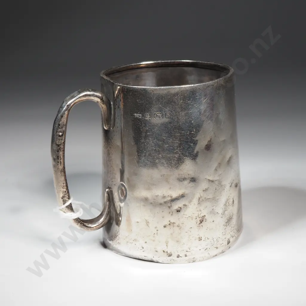Sterling Silver Plain Bodied Christening Mug. Birm 1917  Image 1++