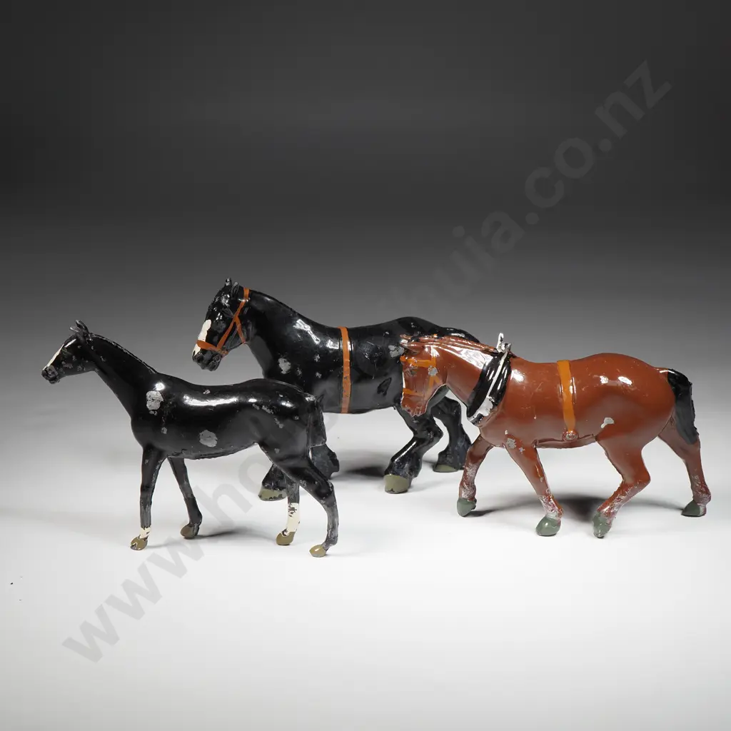 Four Britains Vintage Painted Hollow-Cast Lead Horses Image 1++