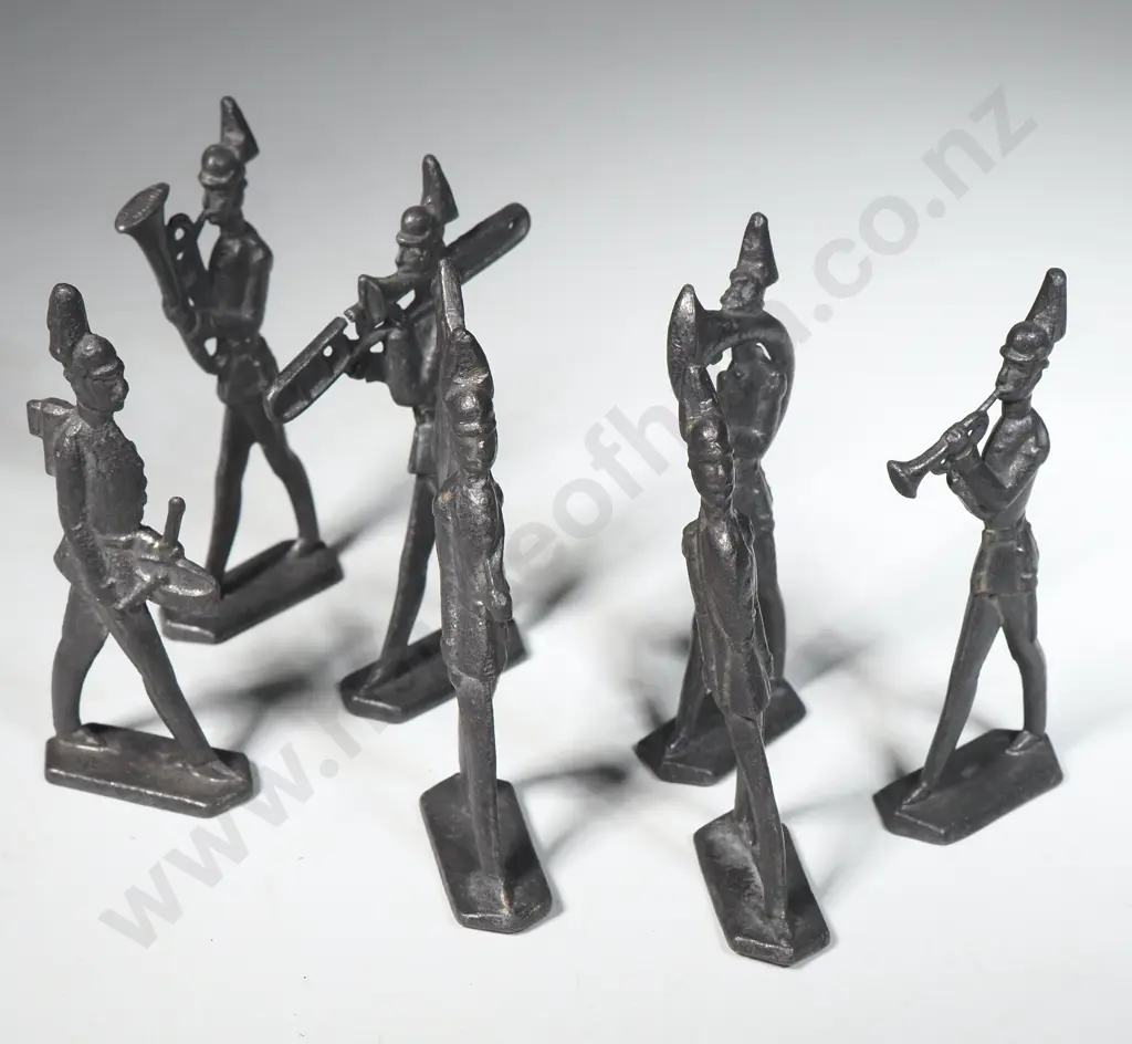 Seven Britains Vintage Unpainted Hollow-Cast Lead Toy Soldiers Image 1++