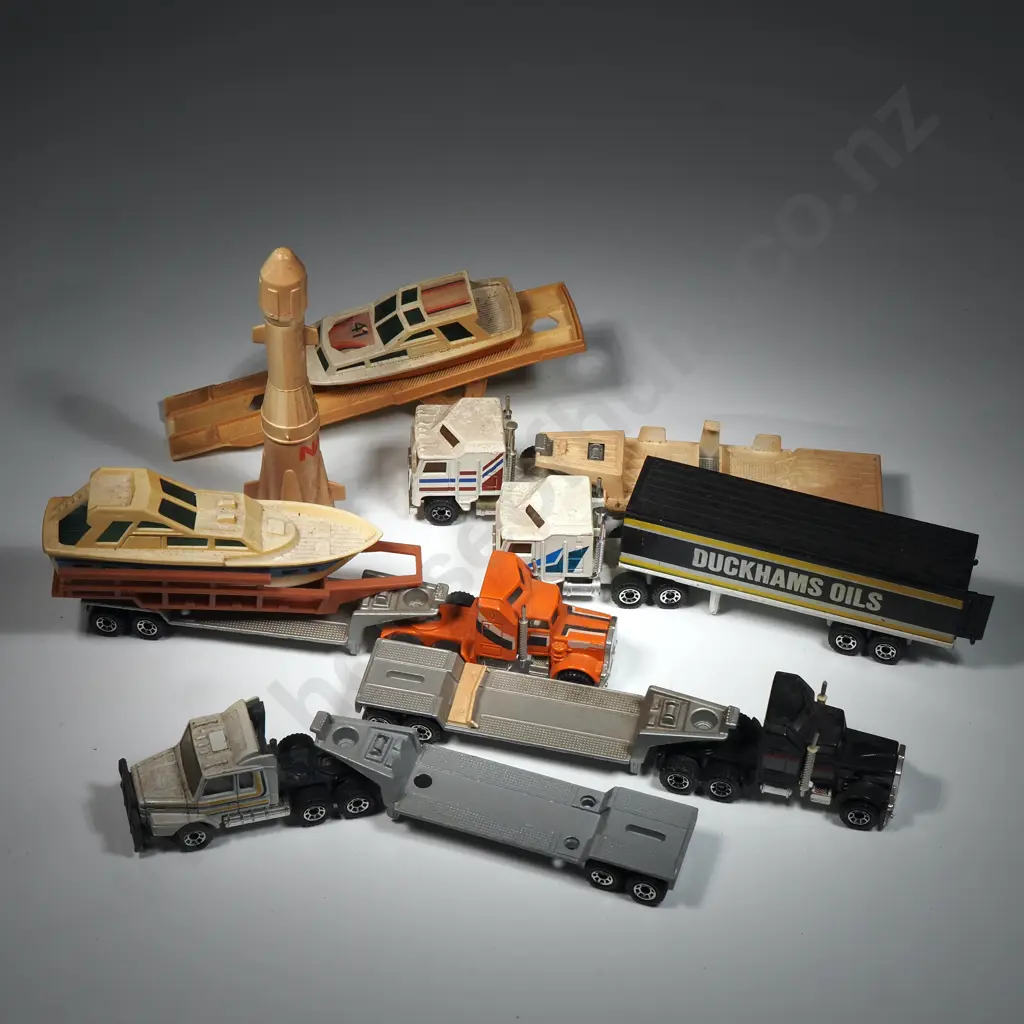 Five Unboxed Matchbox Models - Carriers Image 1++