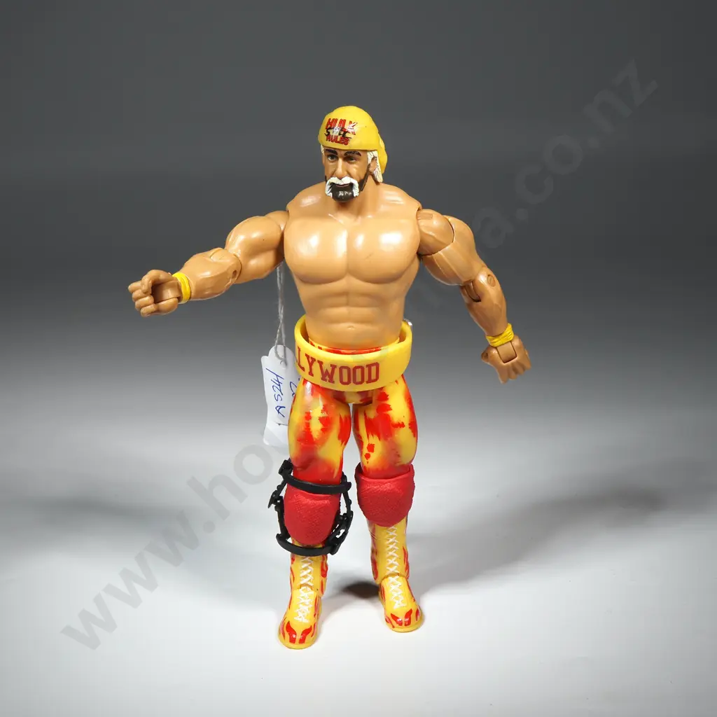 WWE Hulk Hogan w Leg Brace - Jakks Pacific Classic Superstars - Series 11 Image 1++