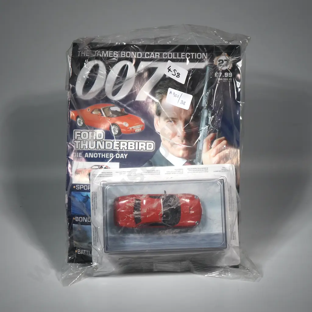 DY27 James Bond Car Collection 1/43 O Scale Ford Thunderbird. Die Another Day Image 1++