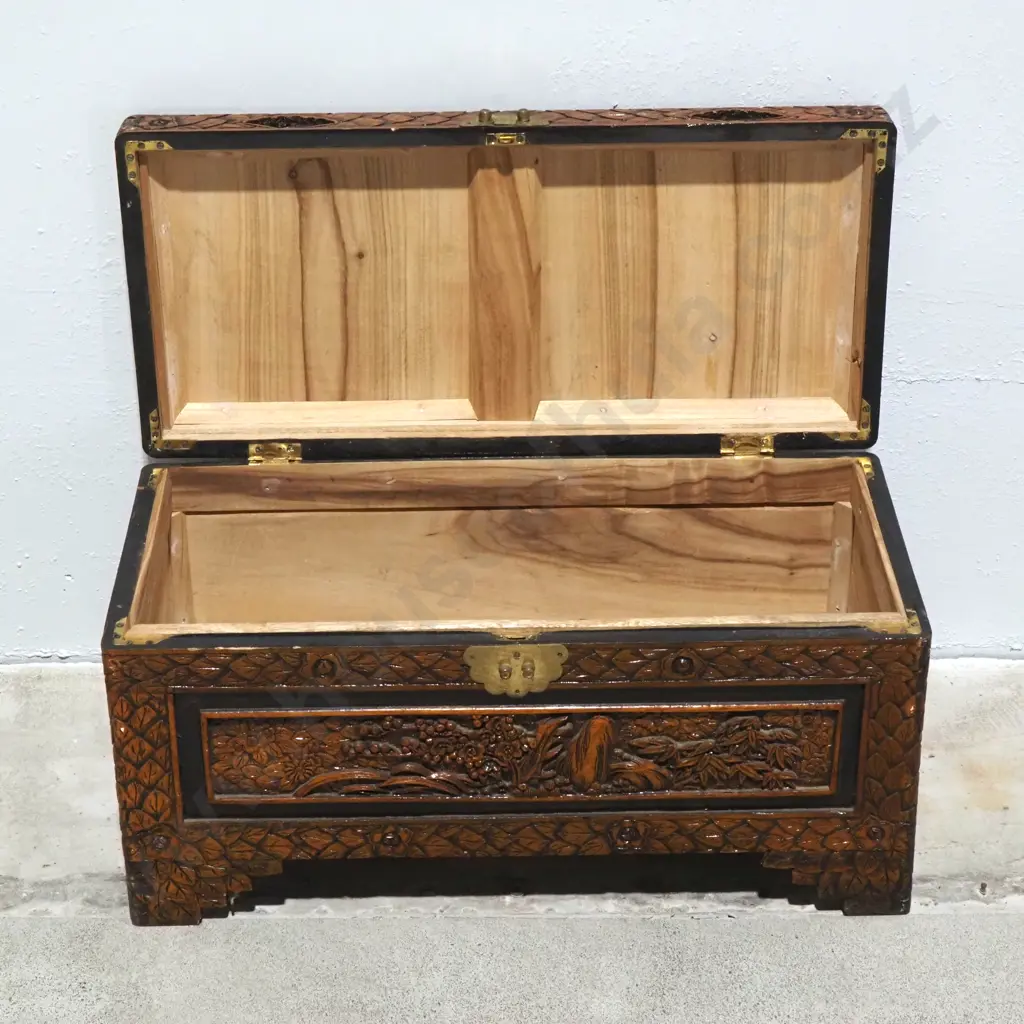 Oriental Lacquered Chest Image 1++