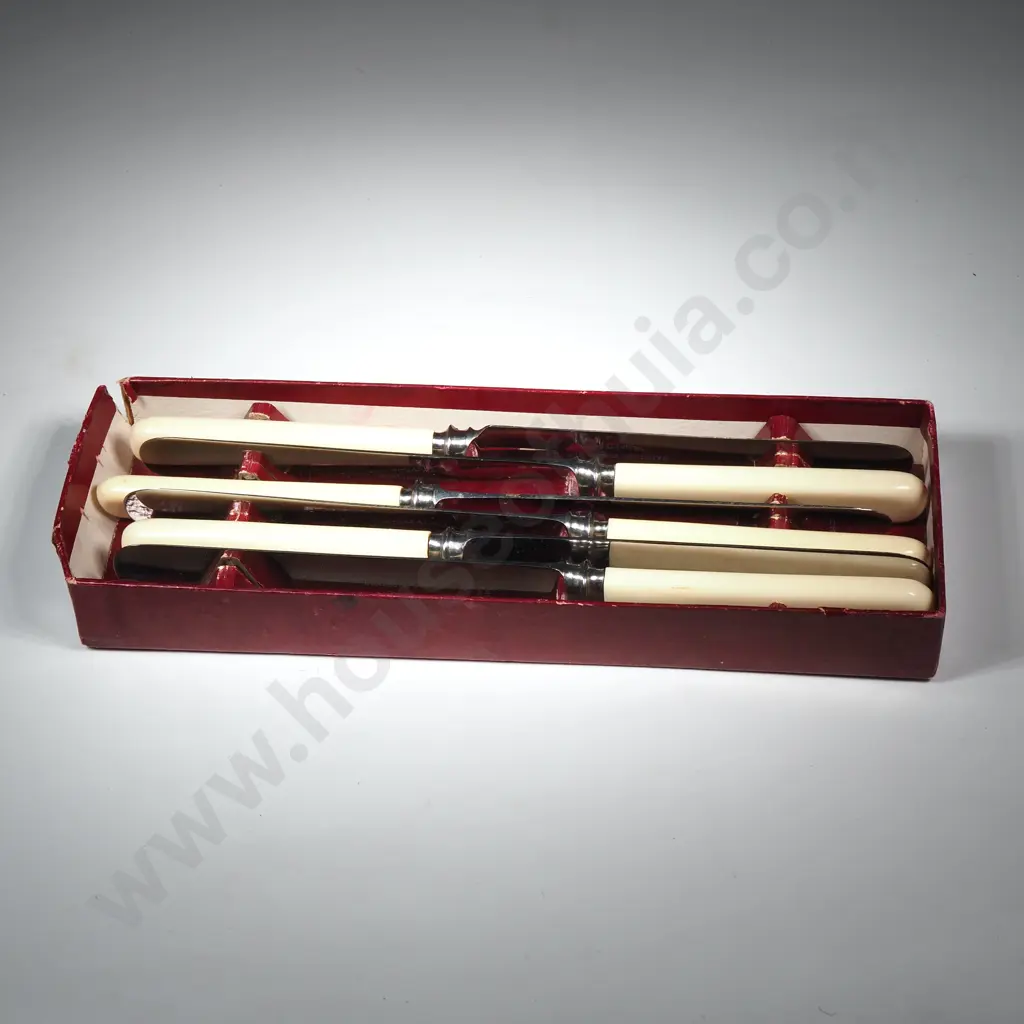 Box Of Six Bone Handled Dinner Knives  Image 1++