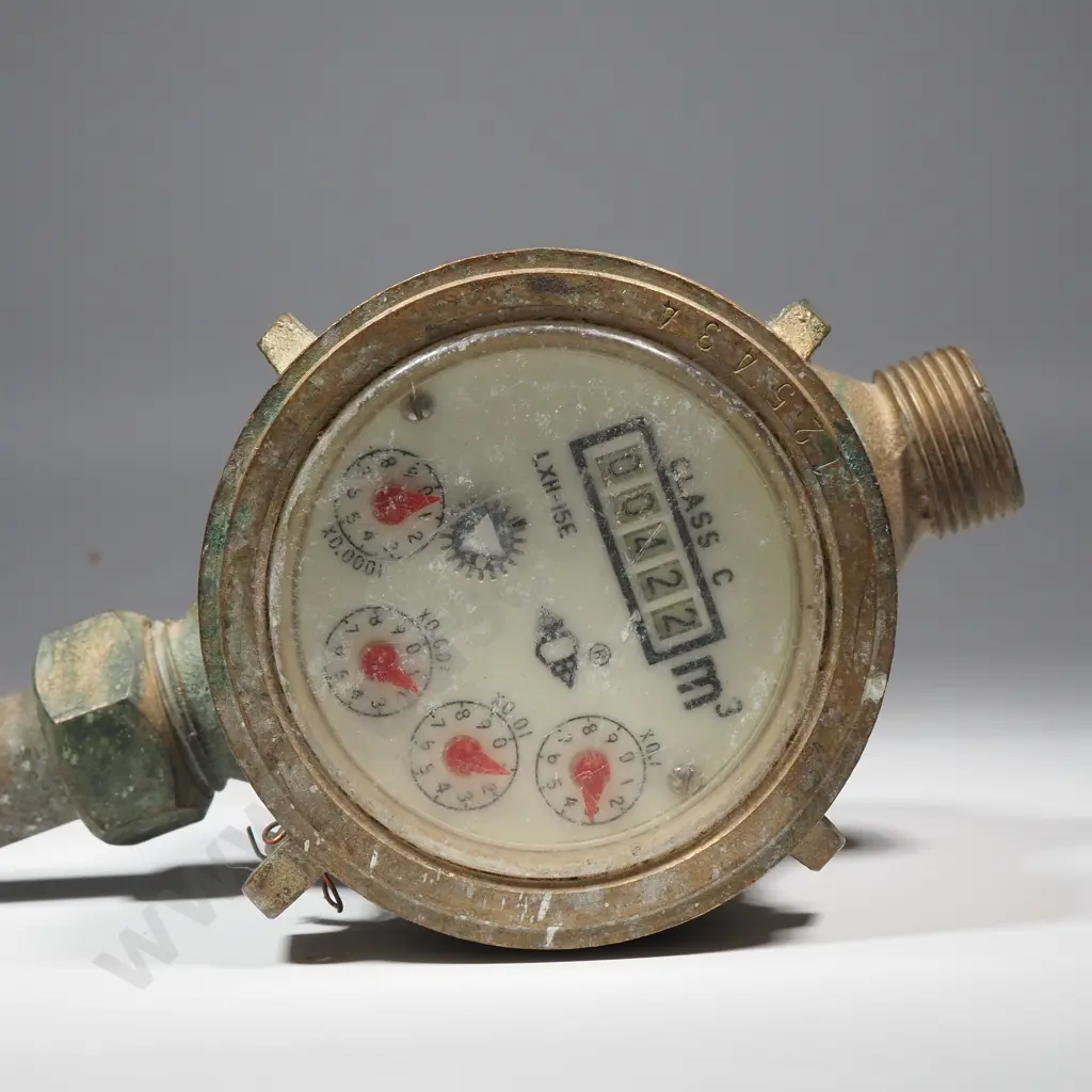 Heavy Brass Vintage Mechanical Water Meter For Measuring Water Consumption. Image 1++