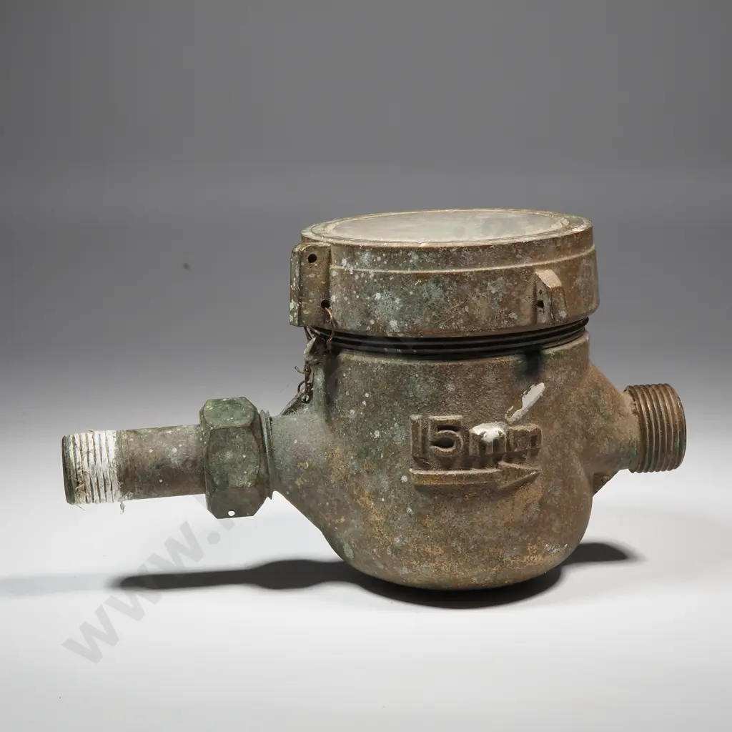 Heavy Brass Vintage Mechanical Water Meter For Measuring Water Consumption. Image 1++