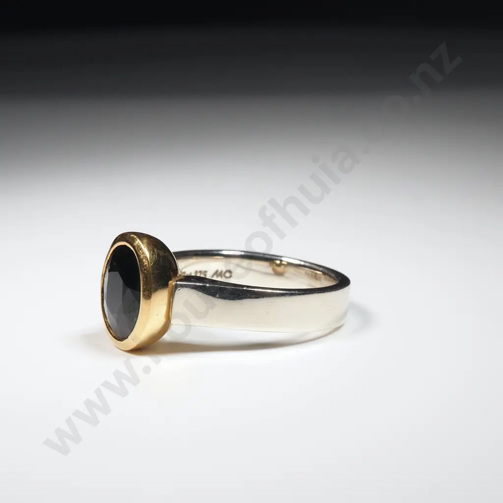 Mason Carter 9ct & 22ct Gold Green Gem Ring Image 1++