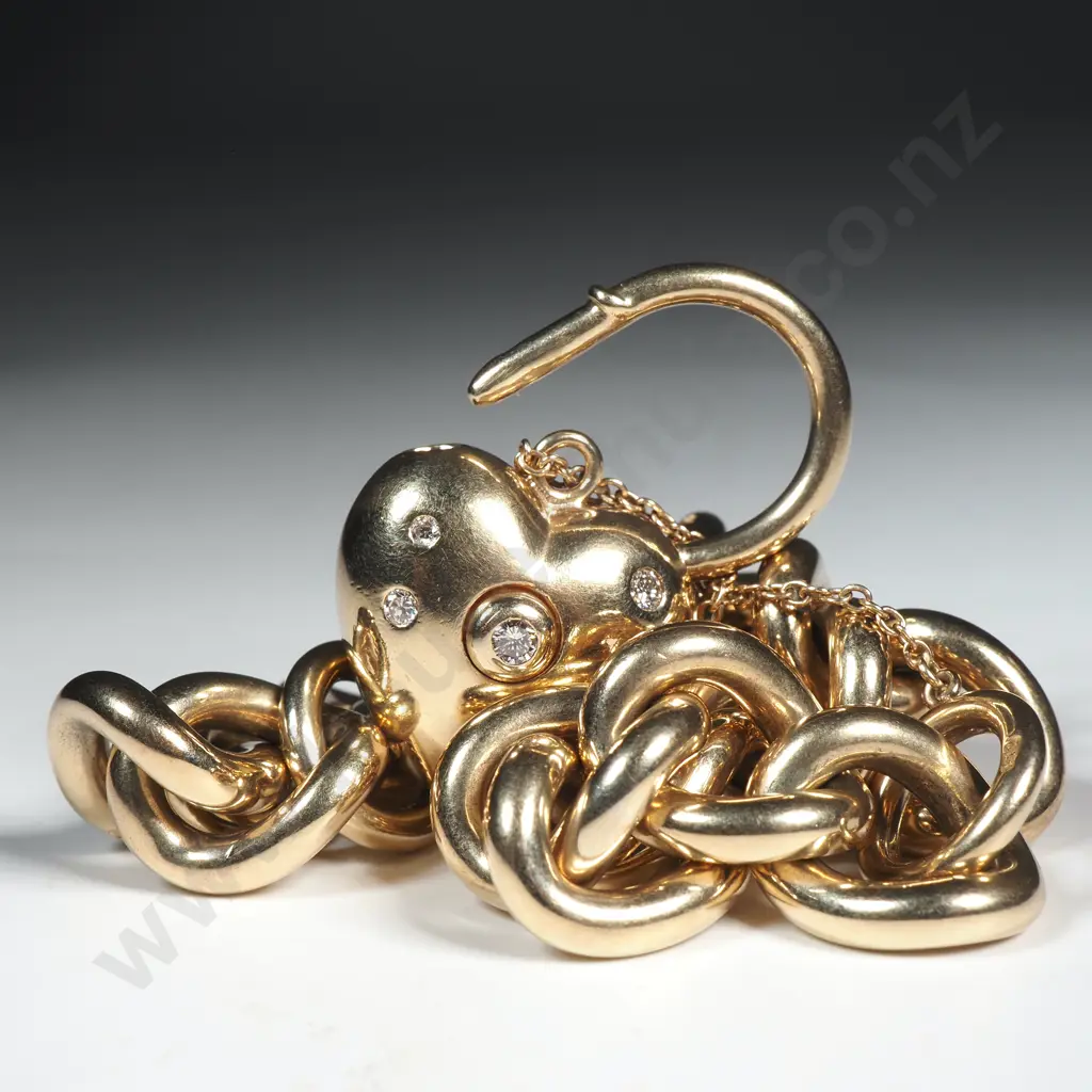 Massive 9ct Gold & Diamond Curb Link Bracelet Image 1++