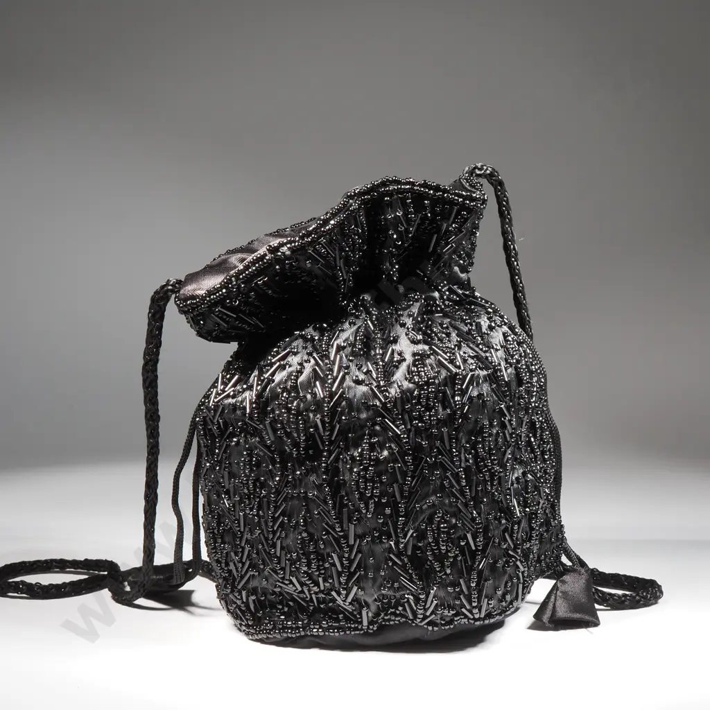Fancy Ladies Vintage Beaded Drawstring Satchel Handbag Image 1++