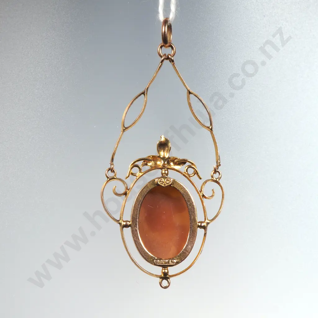 Antique 9ct Gold Cameo Pendant Image 1++