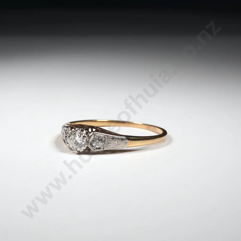 Vintage 18ct Gold Solitaire Diamond Ring w Valuation $3,900.00 Image 1++