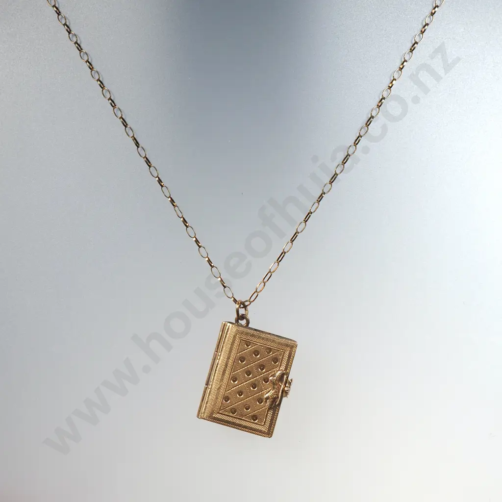 Vintage 9ct Gold Book Locket on 9ct Gold Chain Image 1++