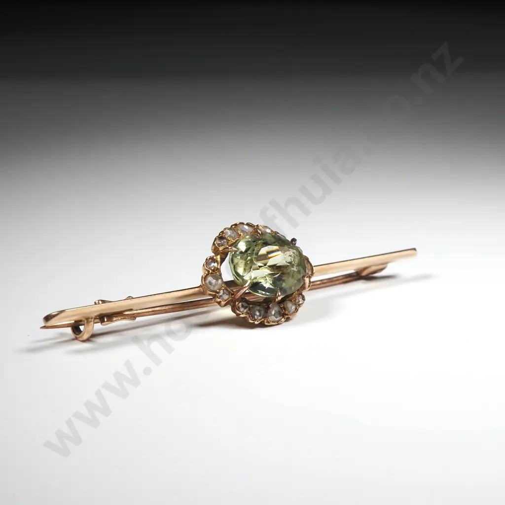 9ct Gold Bar Brooch w Facetted Light Green & White Gem Stones. Image 1++