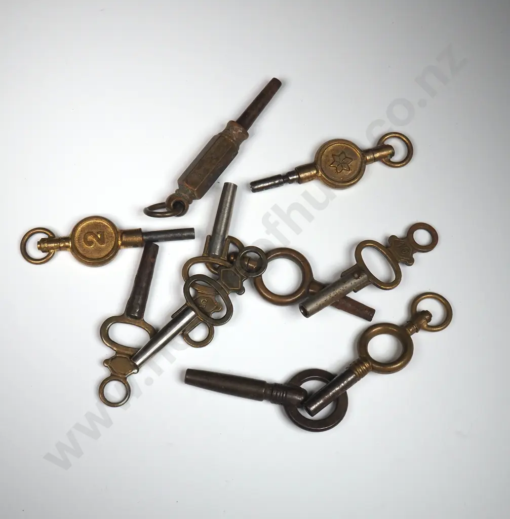 10 Antique Pocket Watch Keys Image 1++
