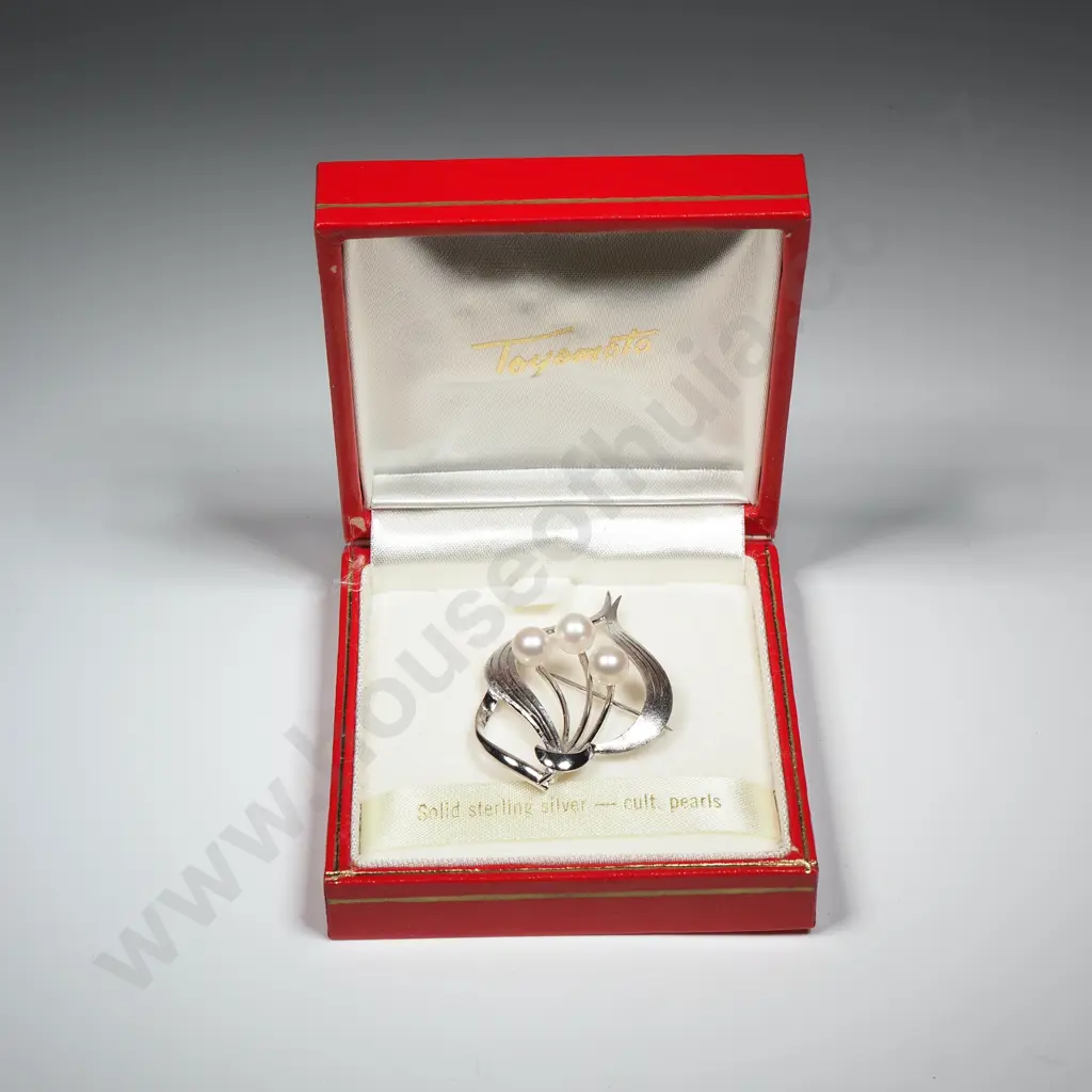 Boxed Toyomoto Sterling Silver & Cultured Pearl Brooch Image 1++