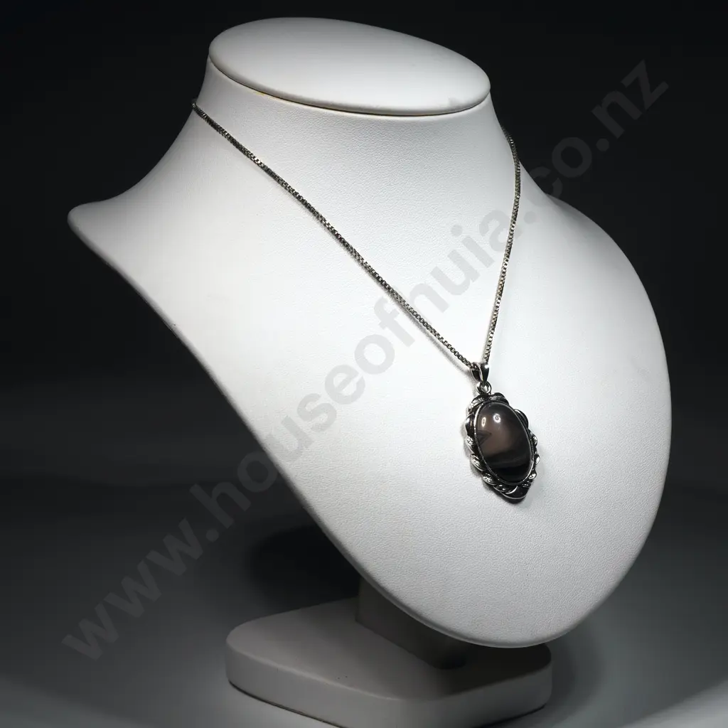 Silver Toned Chain w Costume Quartz Style Pendant Image 1++