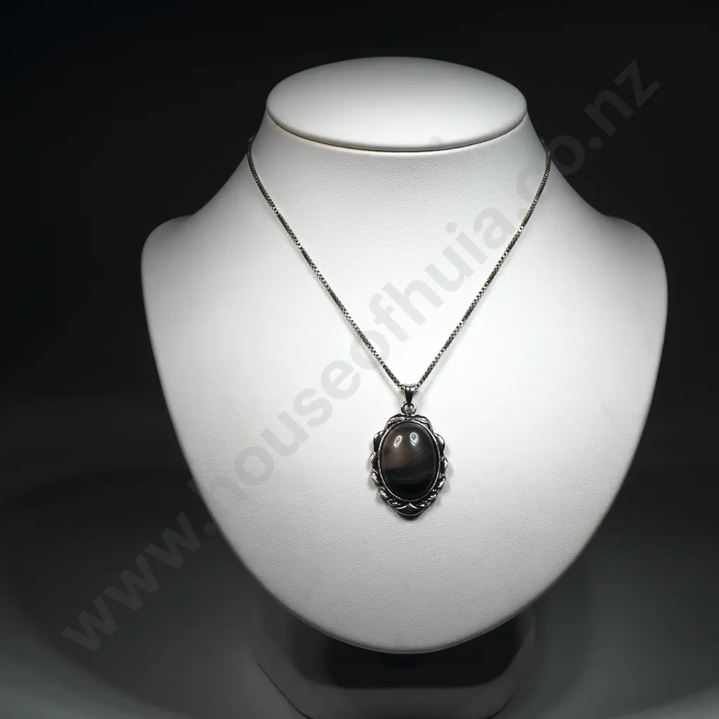 Silver Toned Chain w Costume Quartz Style Pendant Image 1++