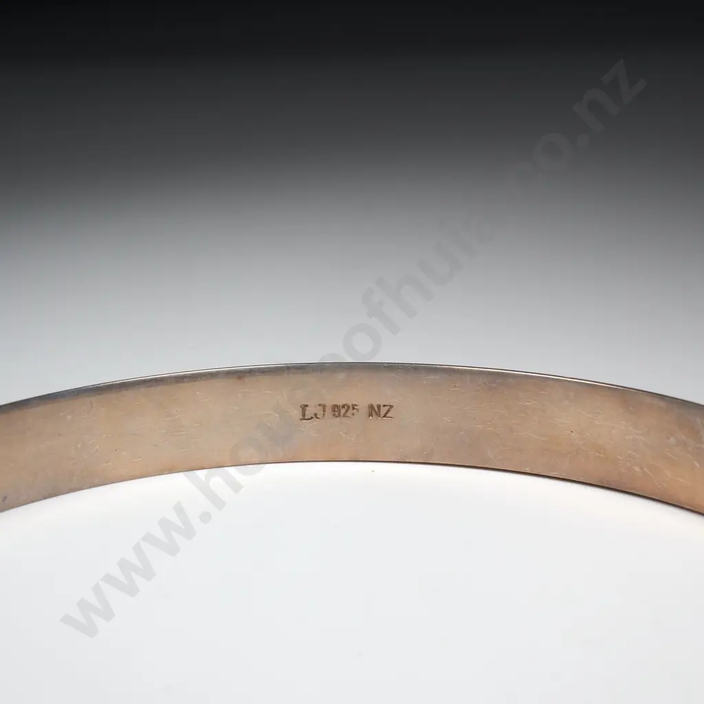 Cased Sterling Silver Bangle Image 1++