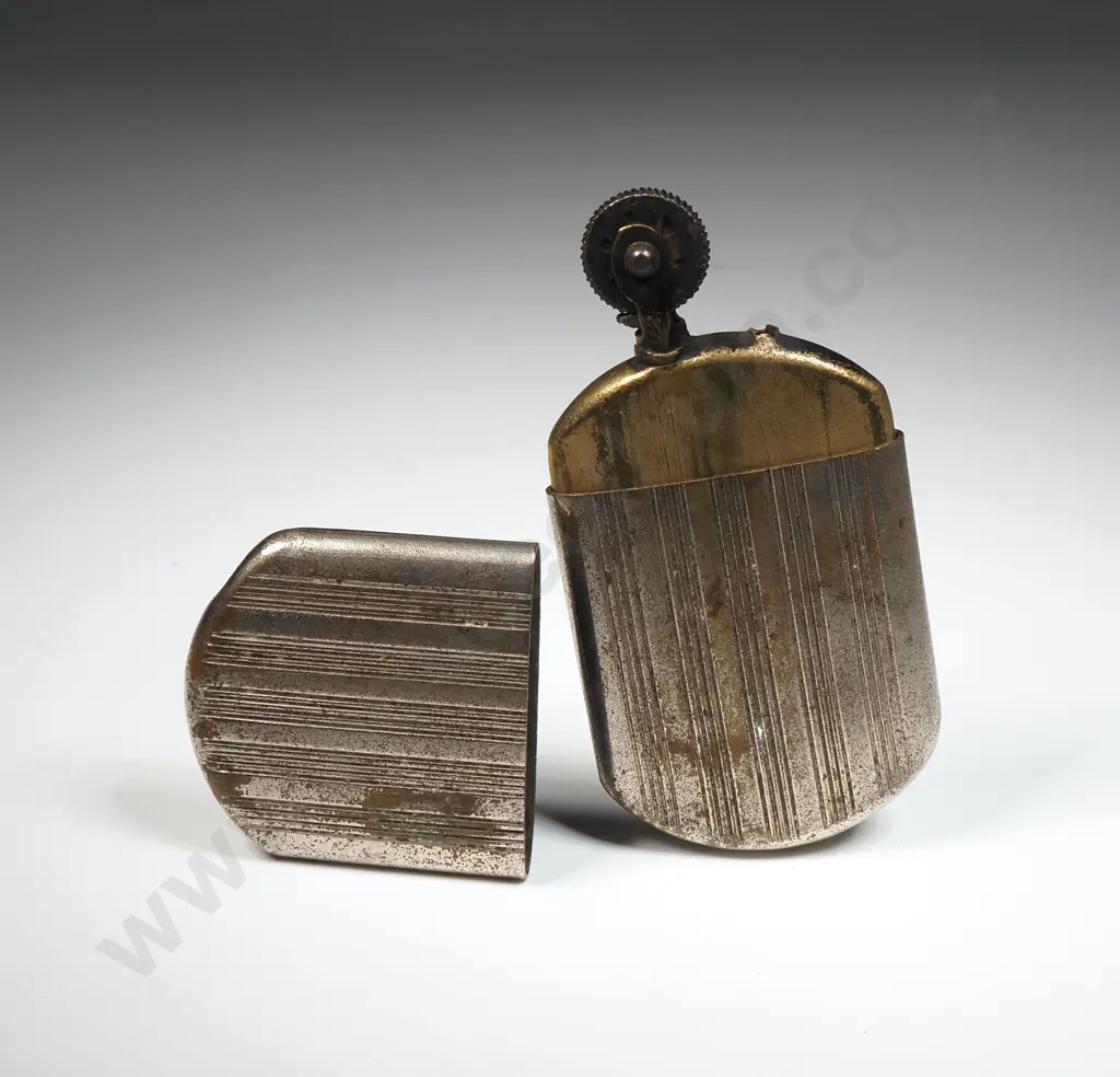 Vintage Metal Cigarette Lighter  Image 1++