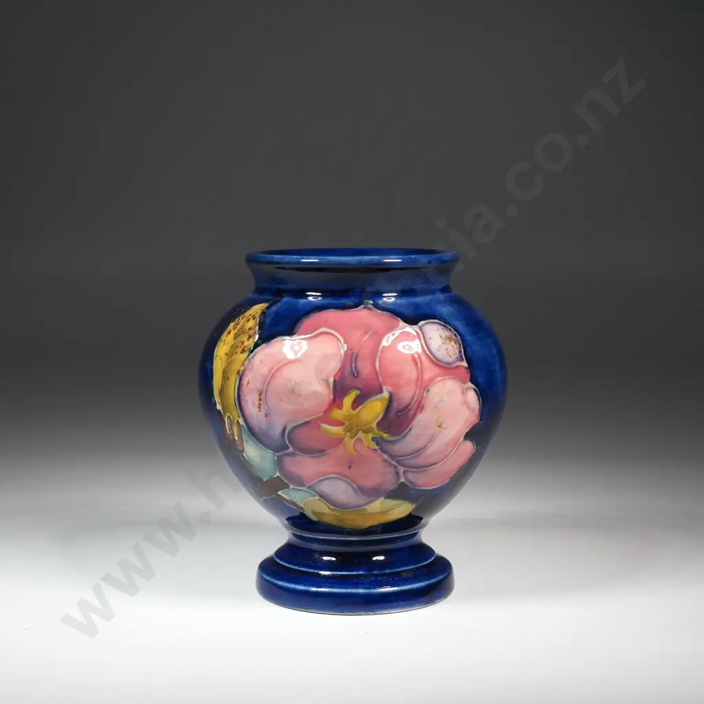 Small Bulbous Moorcroft Vase in Clematis Pattern Image 1++