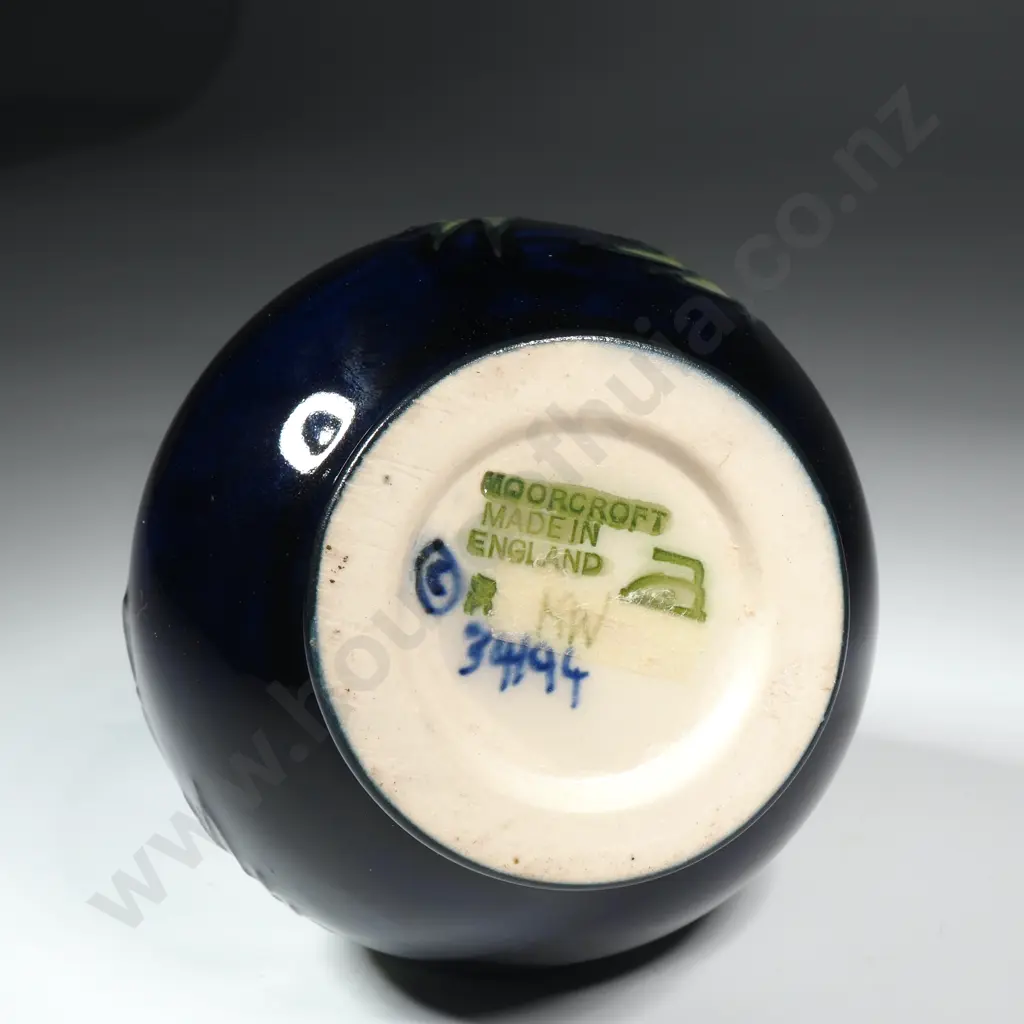 Small Moorcroft Vase in Anemone Pattern Image 1++