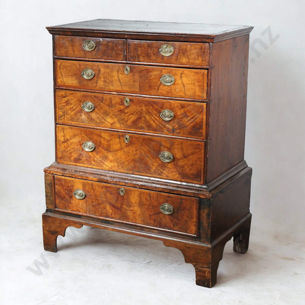 Georgian Walnut Chest of Drawers - Crossbanded w Mahogany on an Oak Carcass Image 1++