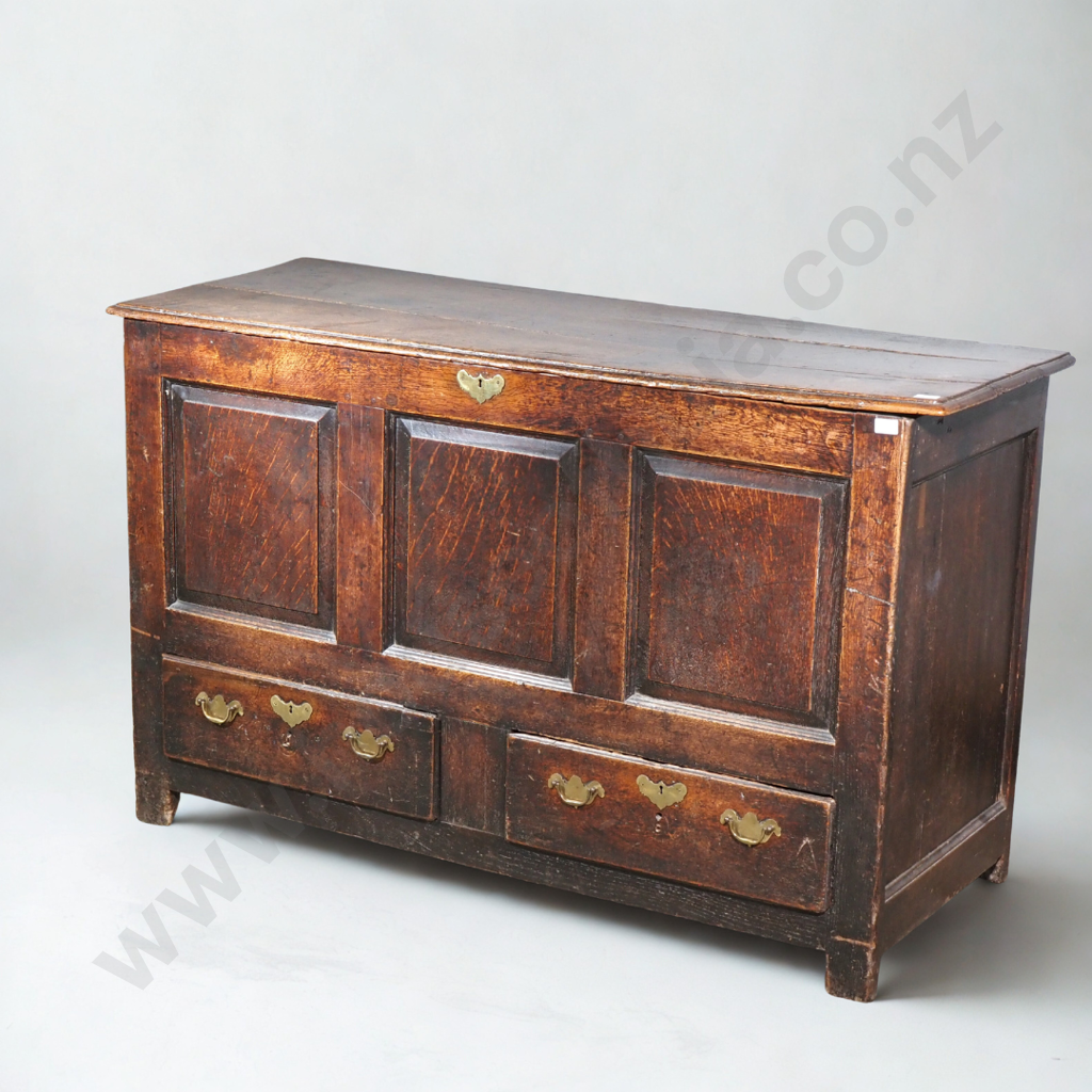 18th-Century Oak Dower Chest/Coffer w Lift up Lid Image 1++