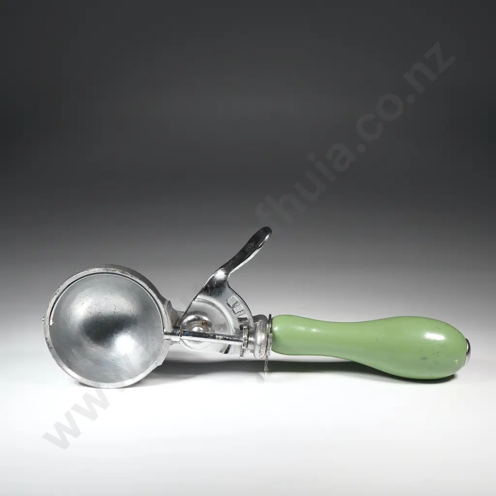 A Vintage Tala Ice Cream Scoop w Green Handle in Very Good Condition Image 1++